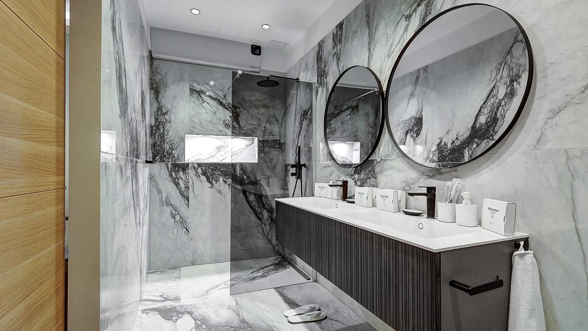 Elegant With Ac - 3br-10p- Le Marais Apartment *